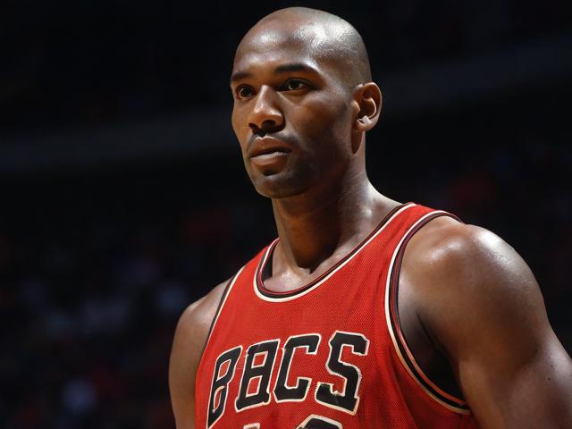 “九游app_ 乔丹的威严：篮球之神的职业生涯巅峰”，篮球之神乔丹的全名