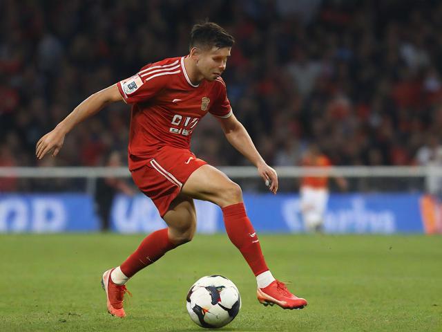 “九游app_ 传球绝技曝光：职业球员传球背后的秘密技巧”，传球技能