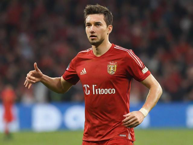 九游体育官网_ 德甲关键扑救多次救主，比赛精彩片段频繁出现，九游娱乐