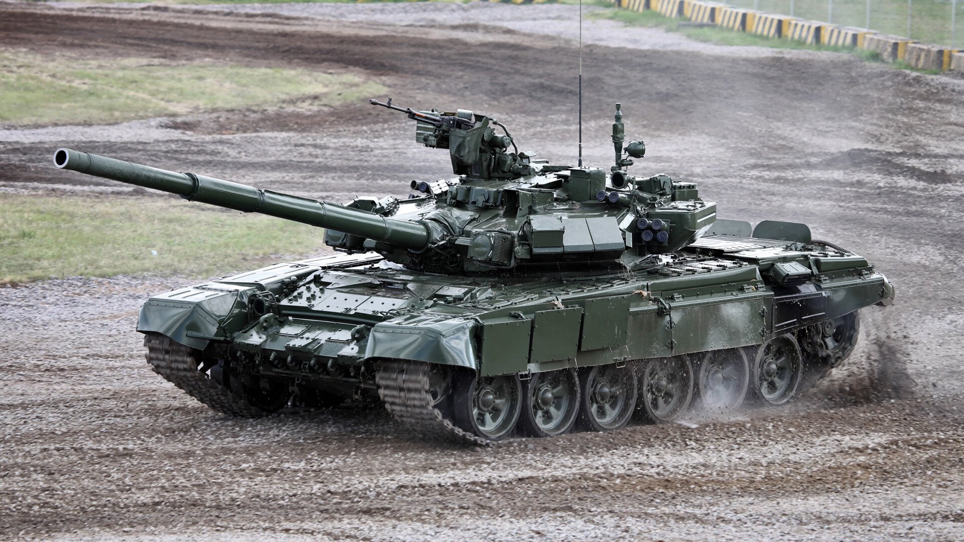 _户外运动嘉年华：结合登山、跑步和网球的综合挑战_，户外运动登山培训