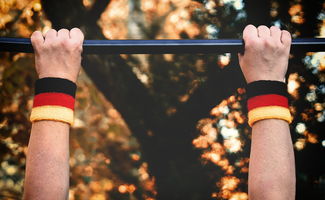 英超球队通过高强度间歇训练提升球员耐力表现，英超球队一天训练多久