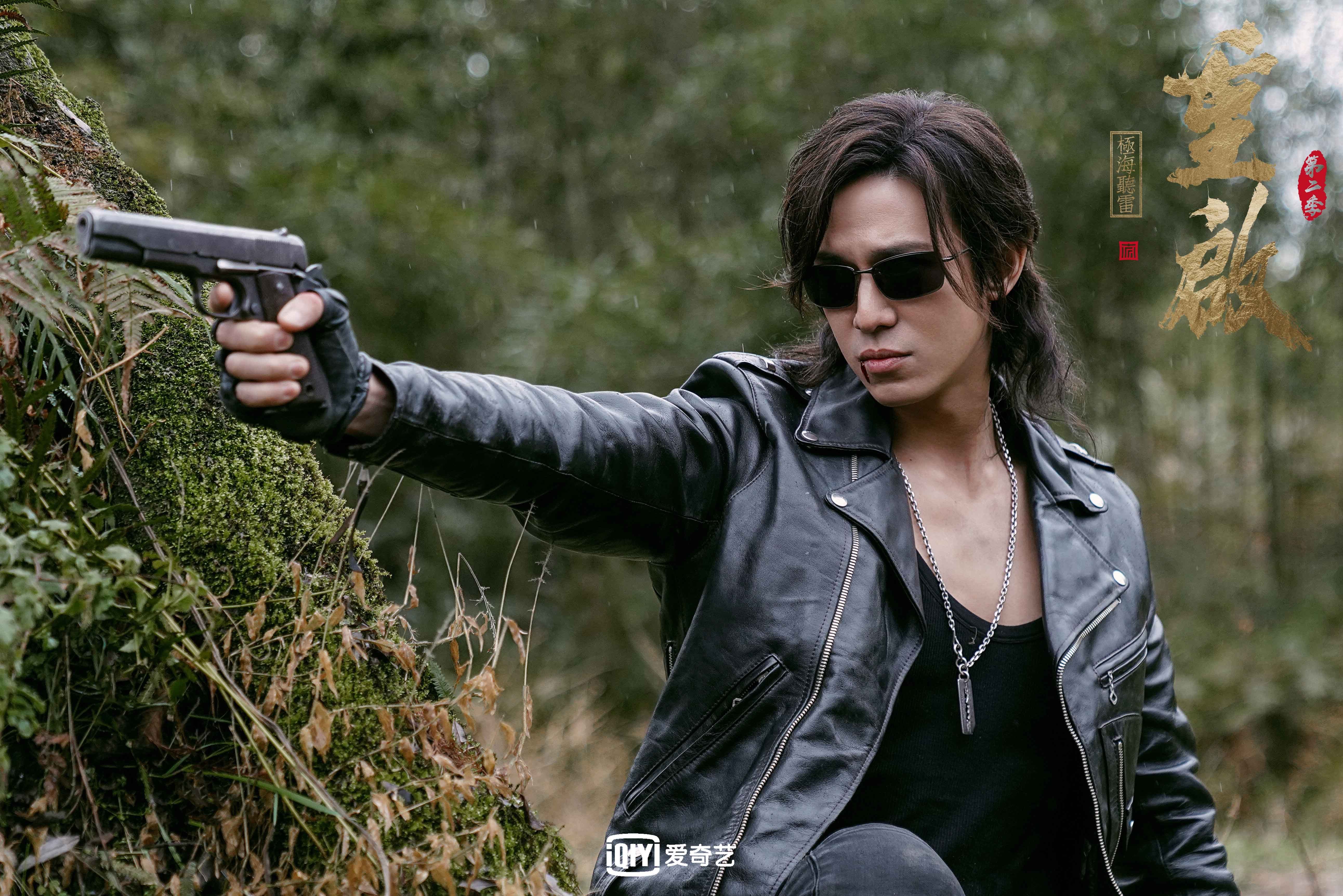 比利时蛙泳选手冲刺有力，比利时游泳运动员