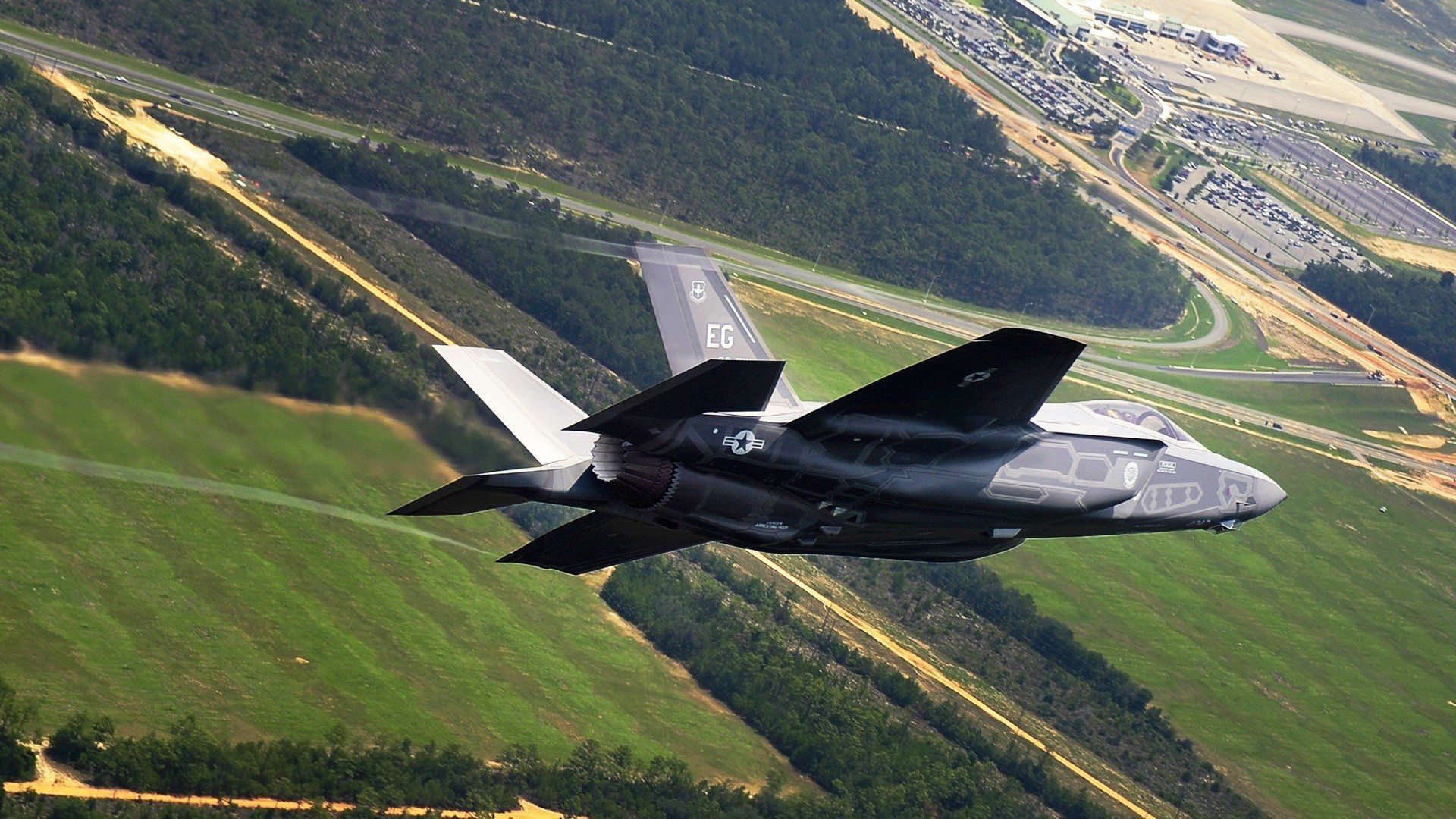 职业联赛加强裁判职业发展通道保障人才储备，职业裁判员